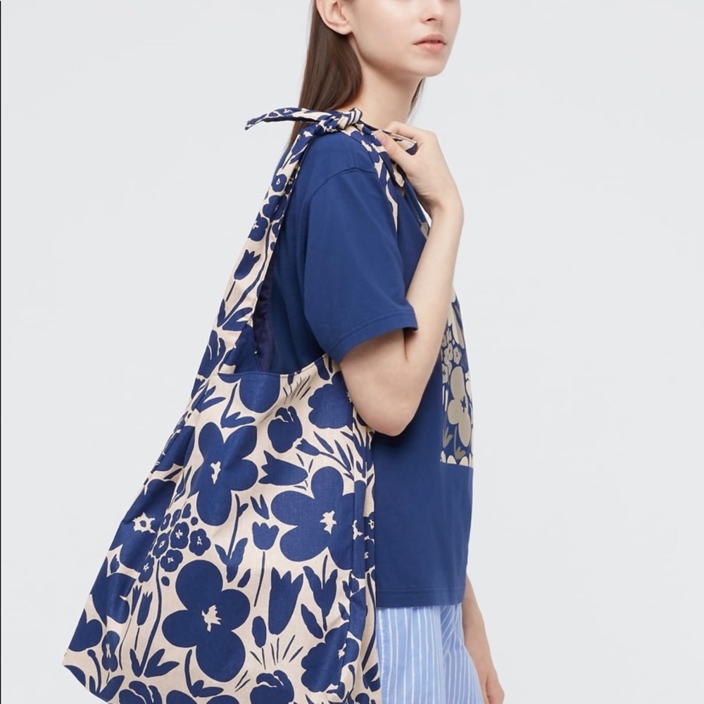 MARIMEKKO UNIQLO COLLAB  LINEN BLEND BAG 68 BLUE